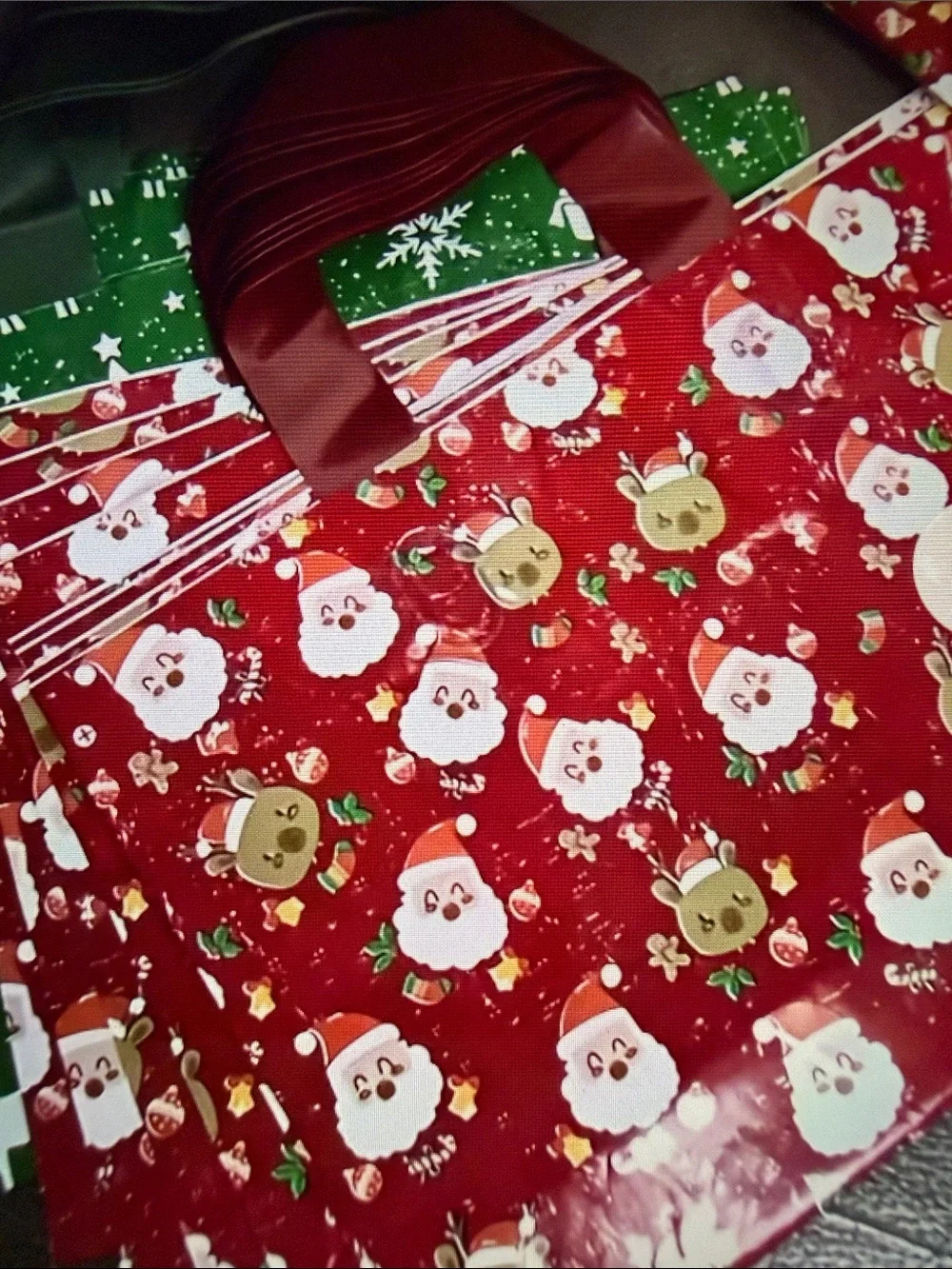 ❣️5/$25❣️5! reusable Festive Red Santa & Reindeer Gift Bags -  🆕